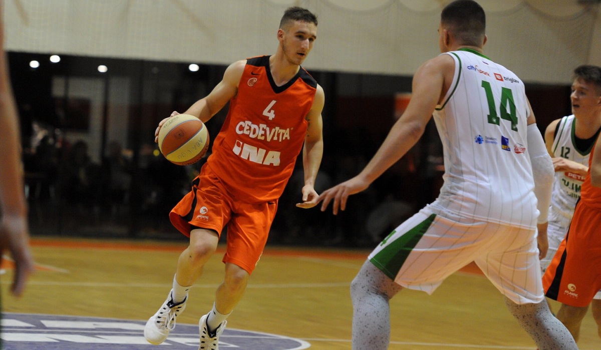 JORDANO KAO JORDAN Cedevitin klinac zabio deset trica, od čega pet zaredom