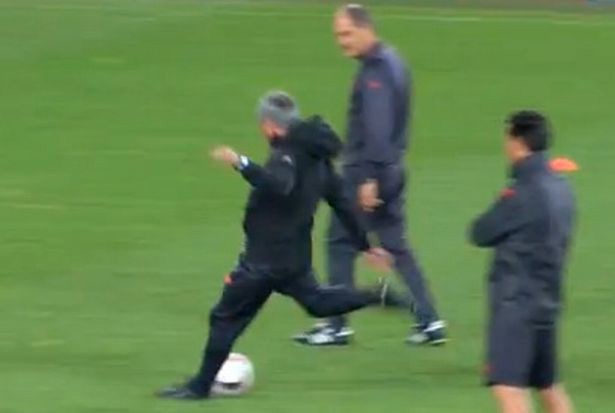 VIDEO Mourinho izazvao suradnike na gađanje prečke i pobijedio