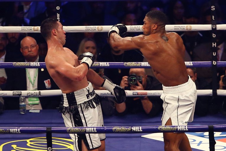 ANTHONY JOSHUA UJEDINIO TITULE Parker prvi preživio 12 rundi protiv prvaka