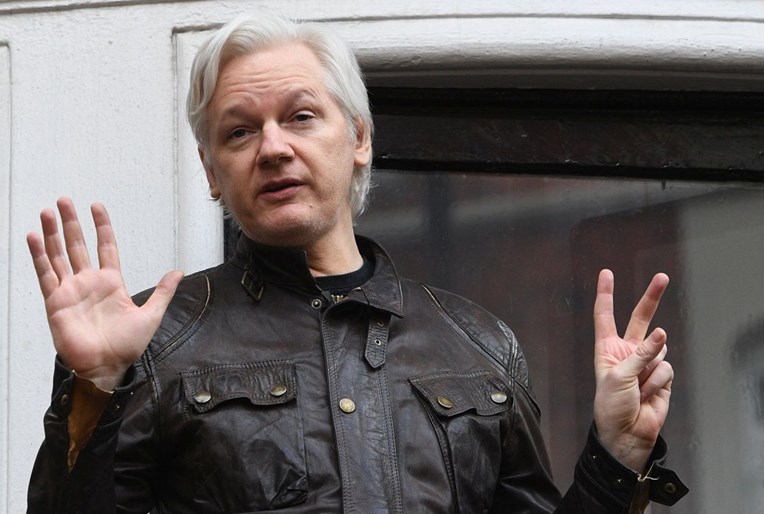Odvjetnici Juliana Assangea traže povlačenje uhidbenog naloga za njim