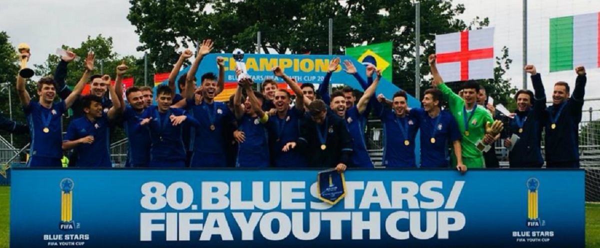 PEHAR IM PREDAO LEGENDARNI VAN BASTEN Juniori Dinama bez poraza osvojili jaki FIFA-in turnir