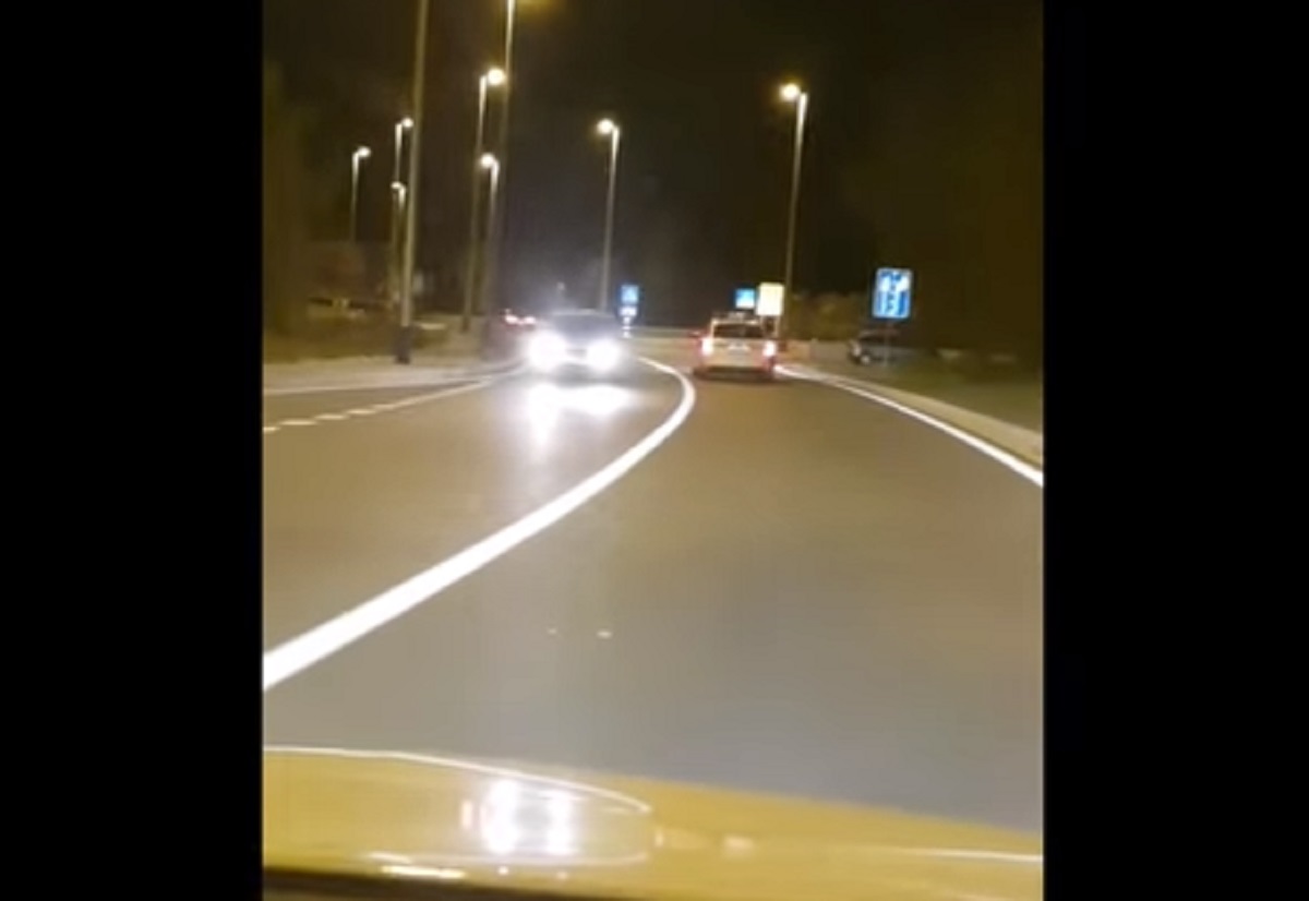 VIDEO Policija bez rotirki jurila 120 na sat kroz naselje kraj Zadra, prelazili preko pune crte