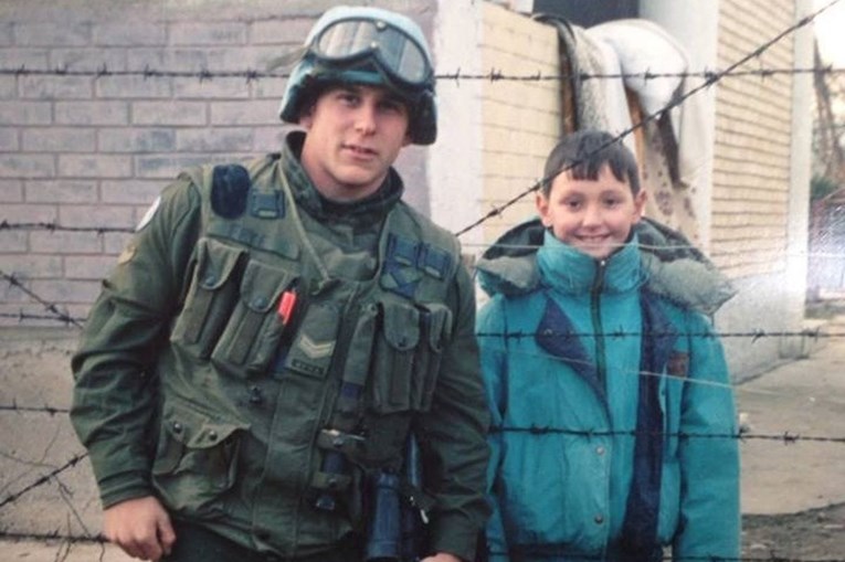 Napokon ga je našao: Kanadski vojnik 24 godine je razmišljao o dječaku iz BiH s kojim se sprijateljio
