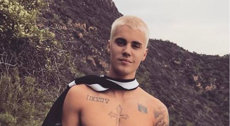 Justin Bieber polugol zavodio bakicu i pokazao novu tetovažu