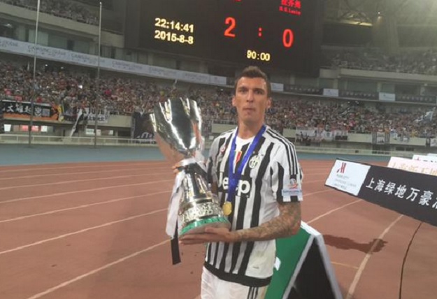 Mario "Bombarder" Mandžukić i njegov prvi trofej u dresu Juventusa