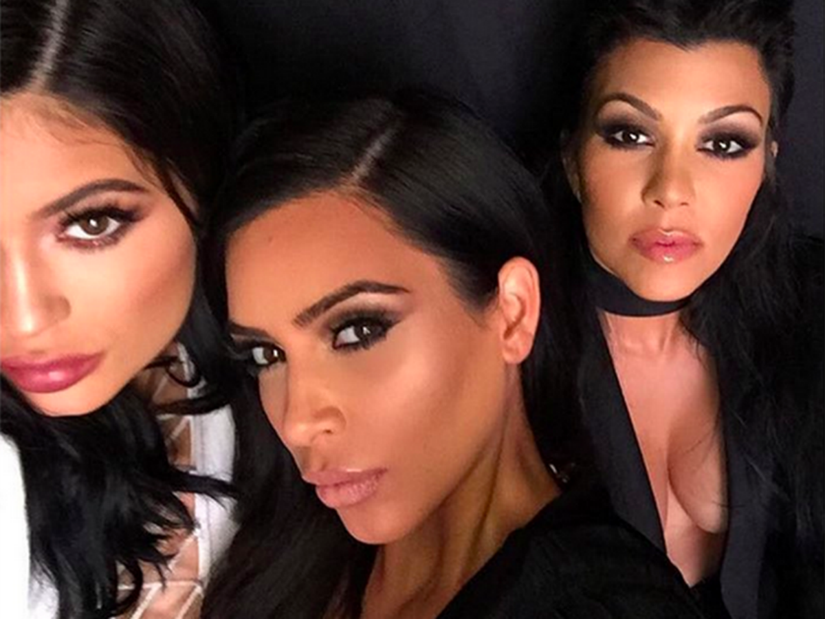 Svi modni trendovi koje su pokrenule Kardashianke