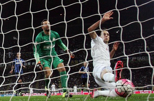 Kalinićeva utakmica života! Zabio tri komada Interu, izborio crveni karton i penal (1:4)