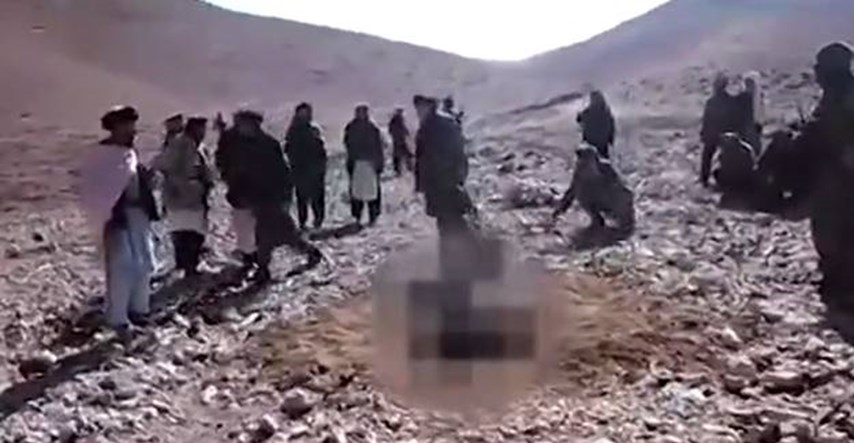 Objavljen video u kojem talibani do smrti kamenuju 19-godišnju Afganistanku optuženu za preljub