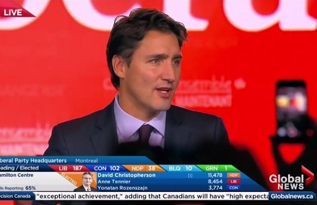 Trudeau krenuo stopama slavnog oca, okončano desetljeće vladavine konzervativaca u Kanadi