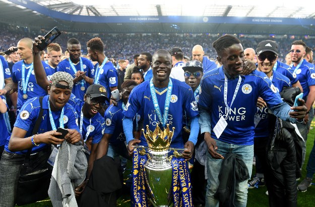 Kante definitivno otkantao Leicester, ali prvakov igrač sezone ostaje u Engleskoj