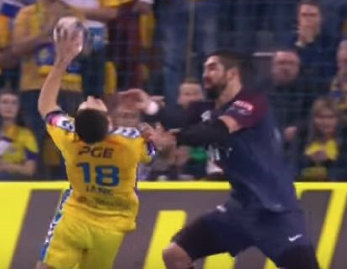 PRLJAVI KARABATIĆ Opasnim udaranjem suparnika izazvao isključenje i veliku gužvu