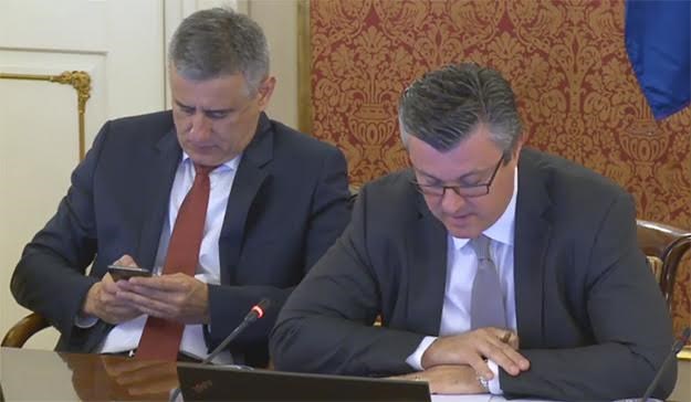 Žuri im se: Vlada jednoglasno i bez rasprave prihvatila svih 30-ak točaka dnevnog reda