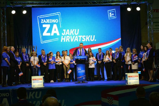 Karamarko: Oni koji nakon izbora misle mahati članskom iskaznicom neka odmah napuste stranku