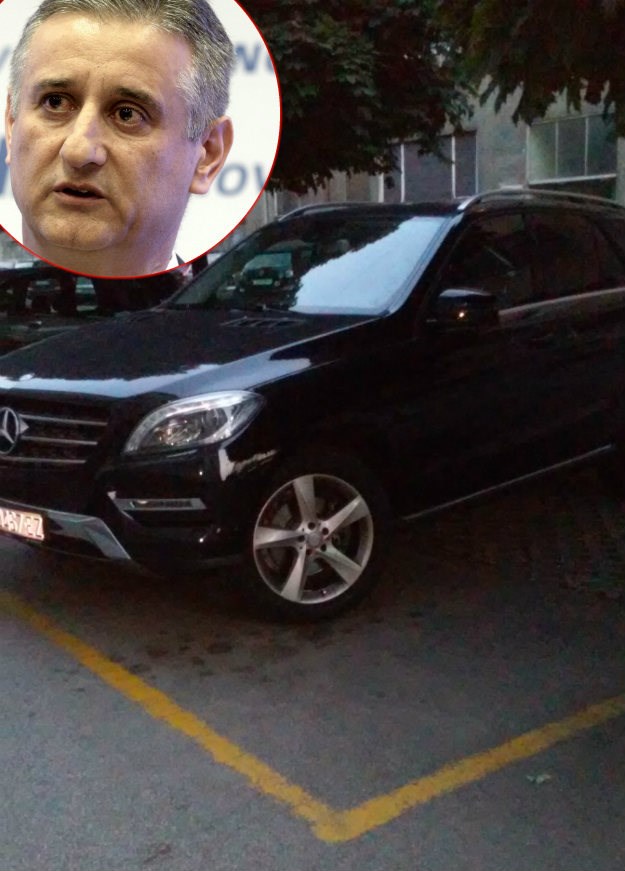 Karamarkov Mercedes opet protupropisno parkiran