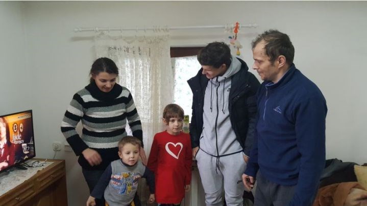 Pogledajte kako je Dinamo iznenadio obitelj koja skuplja boce da preživi