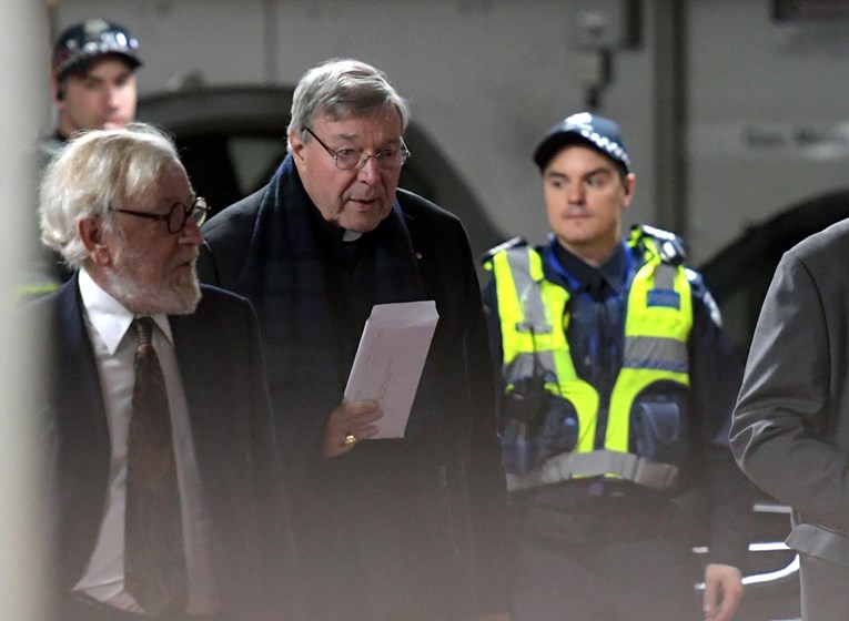 Financijski savjetnik pape Franje pojavio se pred sudom zbog optužbi za pedofiliju