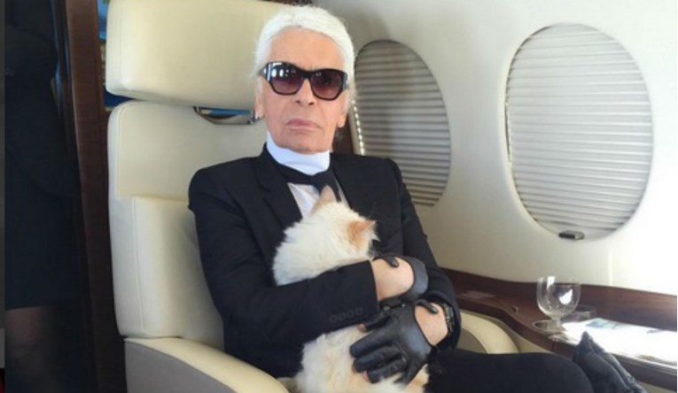 Karl Lagerfeld pobijesnio na slavnu glumicu: "Prodala se za haljinu"