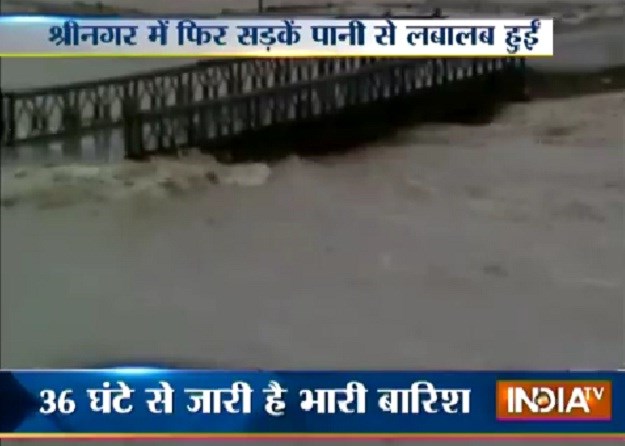 Obilne kiše uzrokovale klizišta u Kašmiru: Zatrpano je najmanje 10 osoba