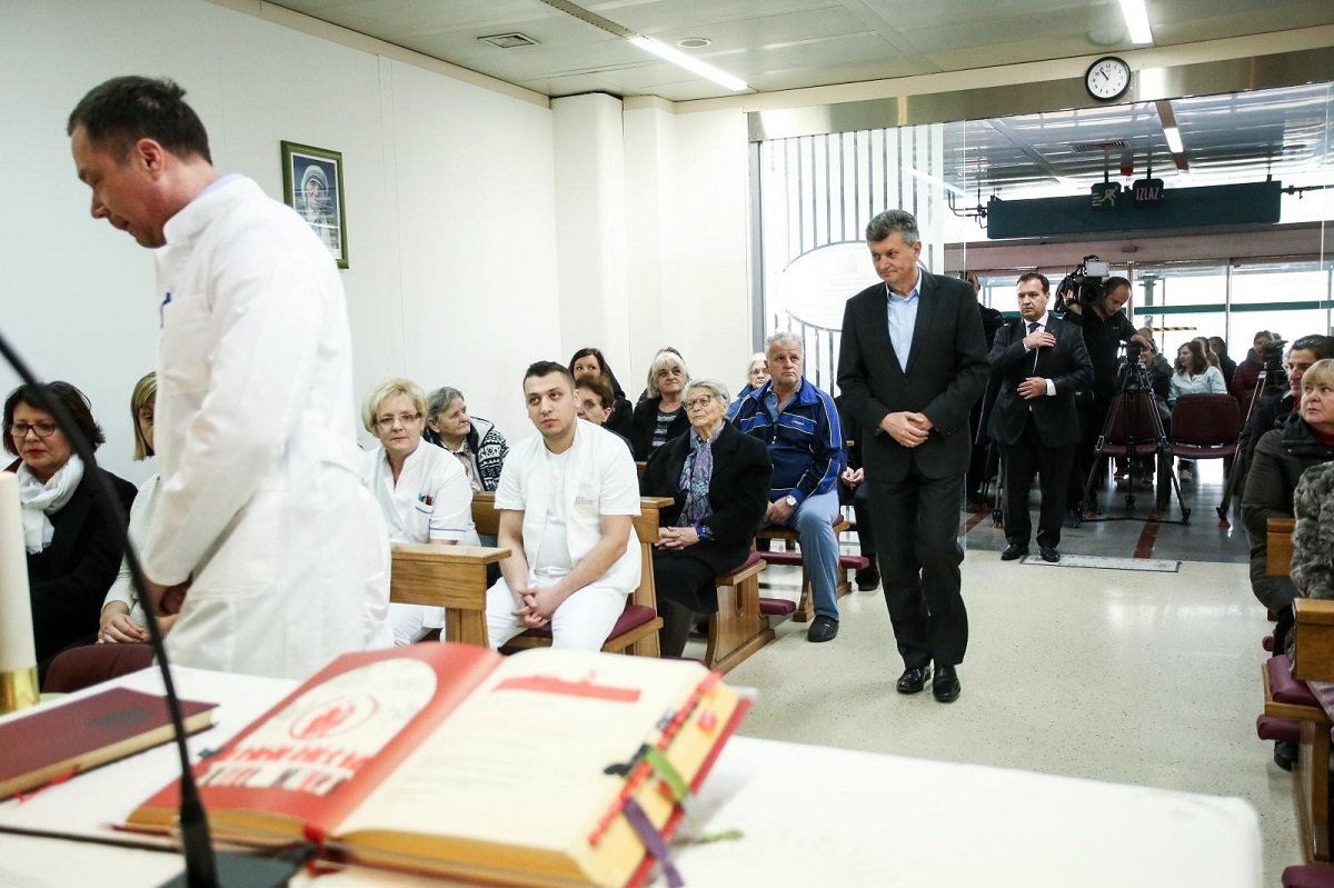 Kujundžić iz bolničke kapelice: U zdravstvu se događaju pozitivni pomaci