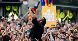 Katalonski gradovi uklanjaju španjolske zastave: "Dobrodošla republiko"