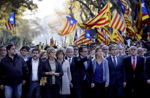 SLUŽBENO JE Španjolska ukida autonomiju Katalonije