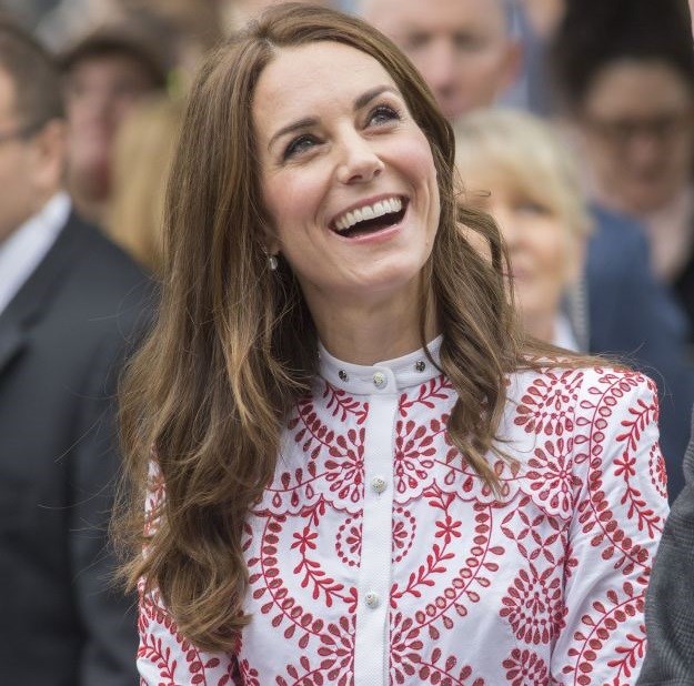 Kate Middleton nosila haljinu s motivima bizovačkog "šlingoća"?