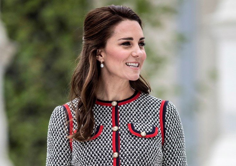Kate Middleton ima novu frizuru i totalno je chic