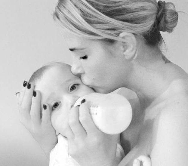 Britanci pobjesnili zbog fotki gole Katie Price s bebom