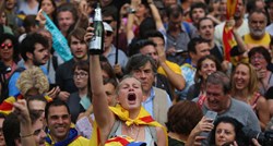 SMIJEH, SUZE I ŠAMPANJAC Pogledajte slavlje na ulicama Barcelone nakon proglašenja neovisnosti