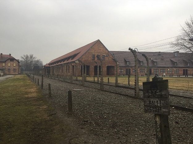 Katy Perry posjetila Auschwitz: Steglo me oko srca
