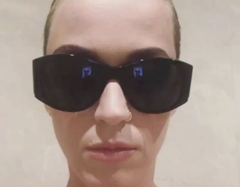 VIDEO Katy Perry pokrenula najgluplji izazov ikad na društvenim mrežama