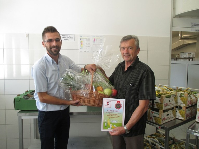 Kaufland donira voće i povrće za 24 osnovne škole do kraja školske godine
