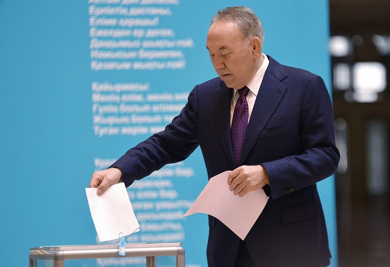 Kazahstan smanjio ovlasti svom predsjedniku koji je na vlasti još od komunizma
