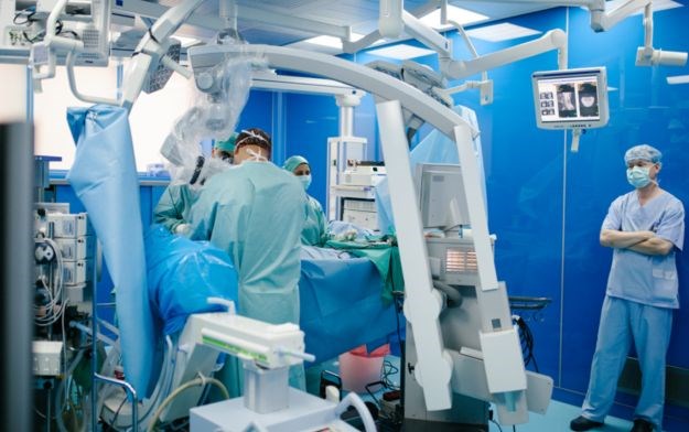 U VINOGRADSKOJ IZVODE ČUDO Pacijent nakon operacije kralježnice može već za 15 dana na posao