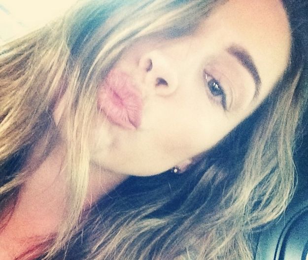 Serija Kelly Brook neslavno propala, a ona fanove utješila fotkom bujnog poprsja