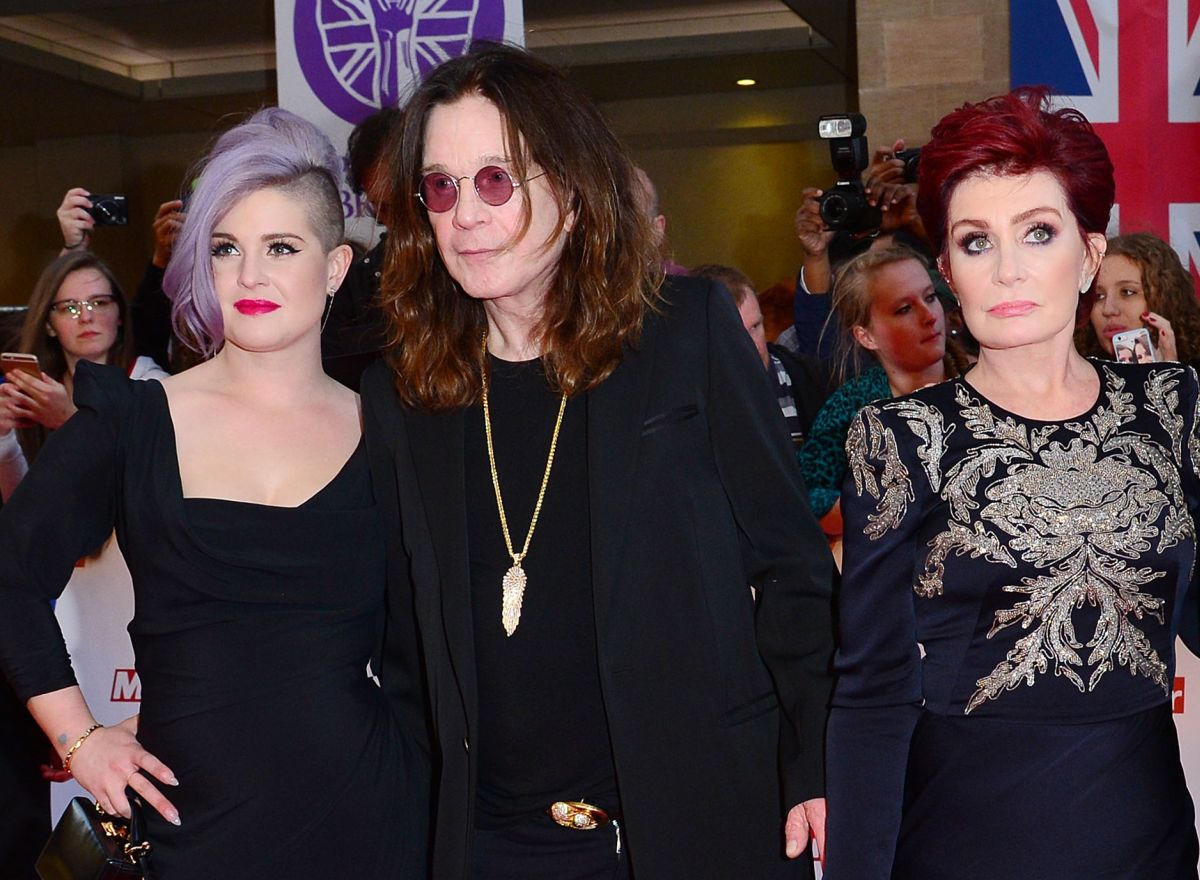 Kelly Osbourne o odrastanju: "Dok je mama imala napadaj, tata je gutao šaku tableta s votkom"