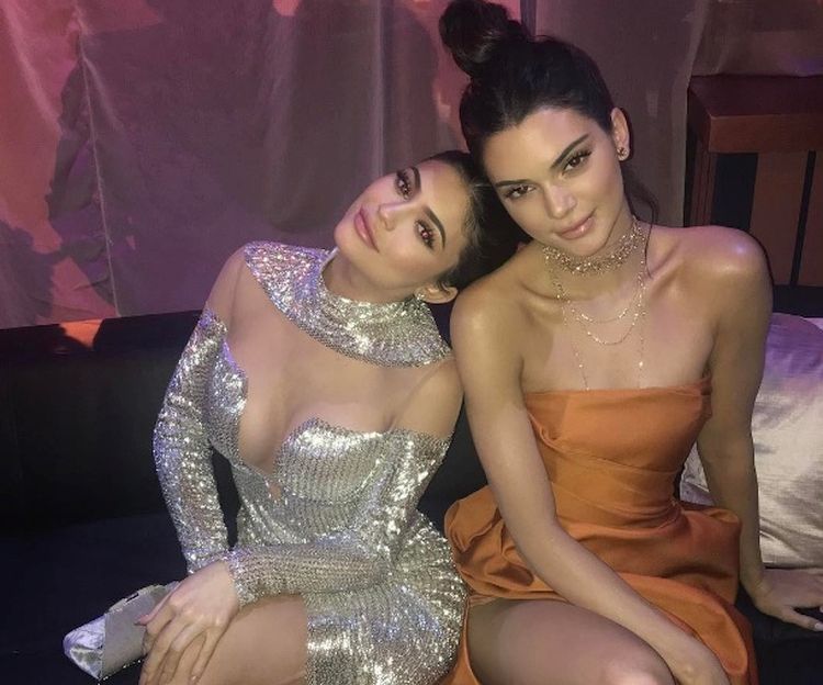 FOTO: Fanovi izbezumljeni: "Kendall Jenner nema nogu?"