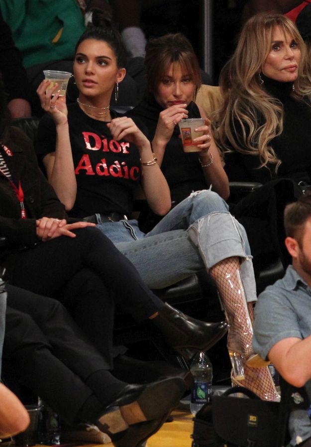 Kendall Jenner vraća u modu komad koji je proslavila Carrie Bradshaw