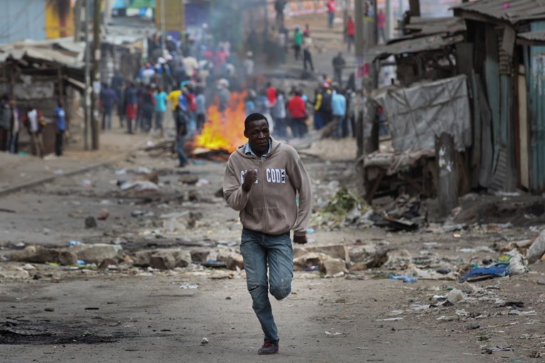 FOTO U masovnim neredima u Keniji 11 mrtvih, prosvjednici se ne mire s rezultatima izbora