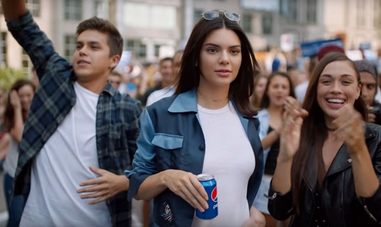 VIDEO Reklama za Pepsi s Kendall Jenner ujedinila Ameriku: "Sto posto ljudi misli da je sranje"