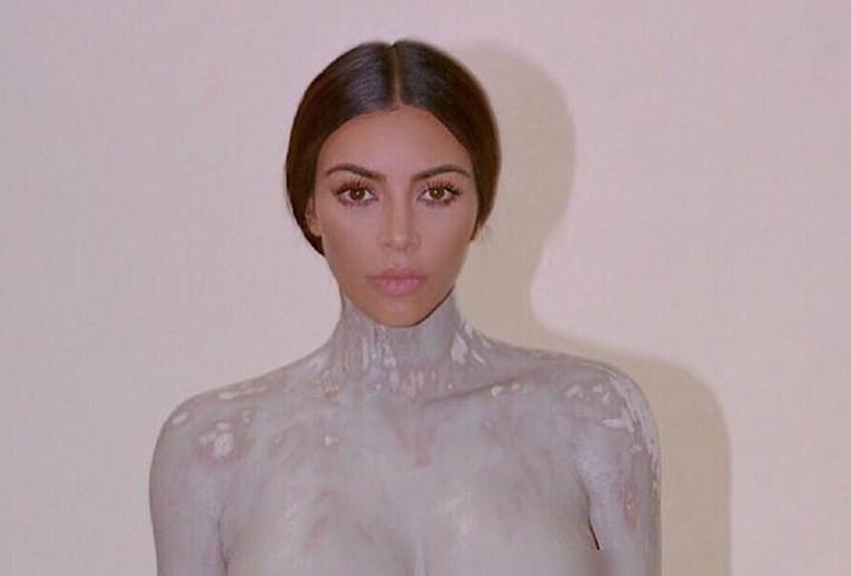 Kim Kardashian najavila novi parfem: "Uzeli smo kalup mog tijela i napravili bočicu"