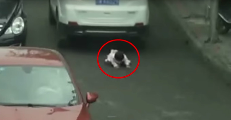 VIDEO Dvogodišnjakinju "pregazila" dva terenca, što se dogodilo sve je iznenadilo