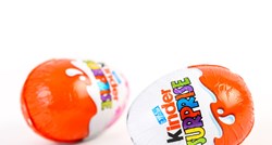 Rumunjska djeca izrađuju igračke za Kinder-jaja, plaćaju ih 22 centa po satu!