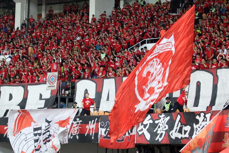 KUPUJU USPJEH Zašto se Kina ušuljala u engleski nogomet