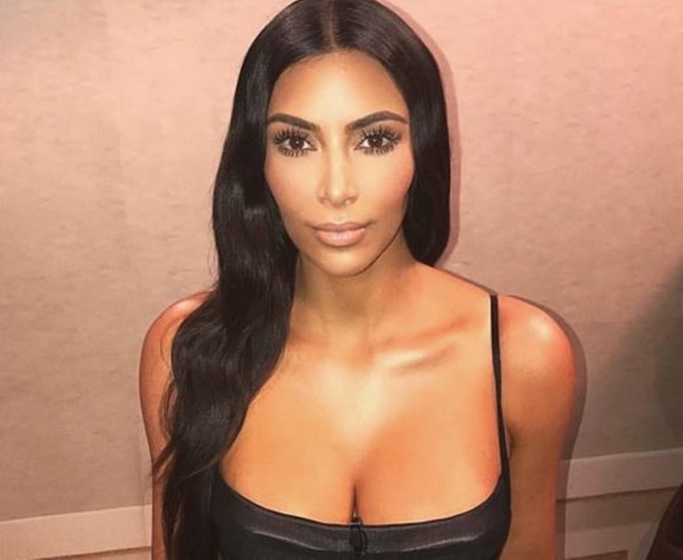 Procurili novi detalji: Kim Kardashian surogat majci uvela bizarne zabrane