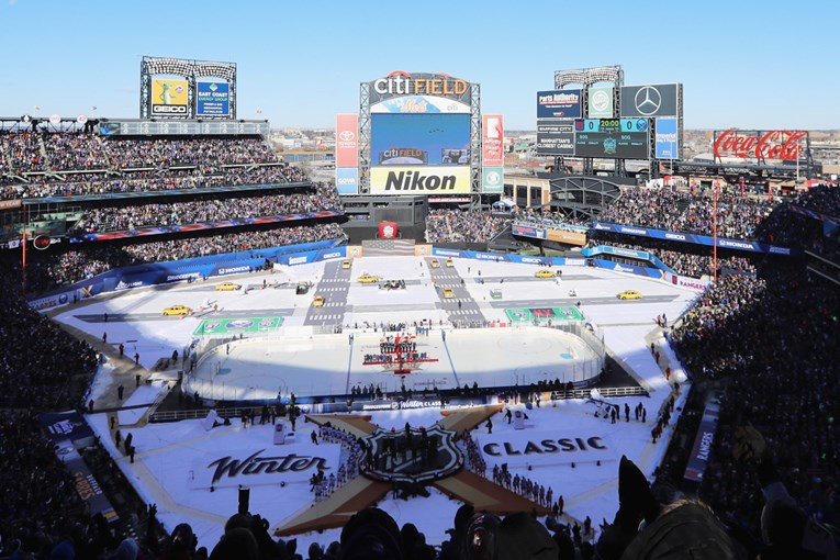 NHL-ov novogodišnji klasik odigran na bejzbolskom stadionu pred 40 tisuća ljudi