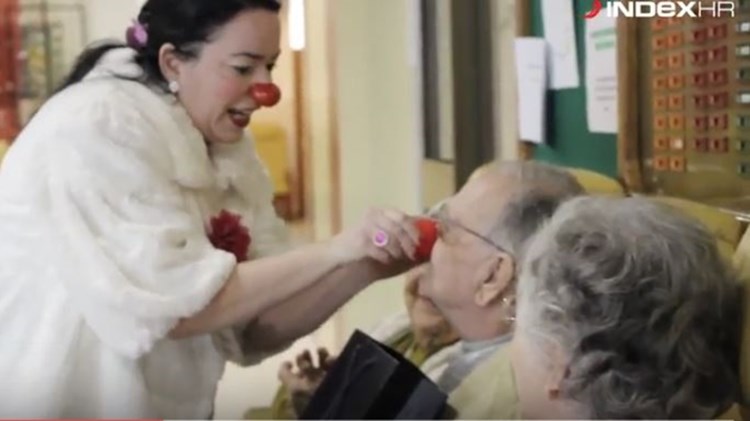 VIDEO Klaunovi kojih se ne treba bojati: Oni donose radost u bolnice i vraćaju osmjehe na lica