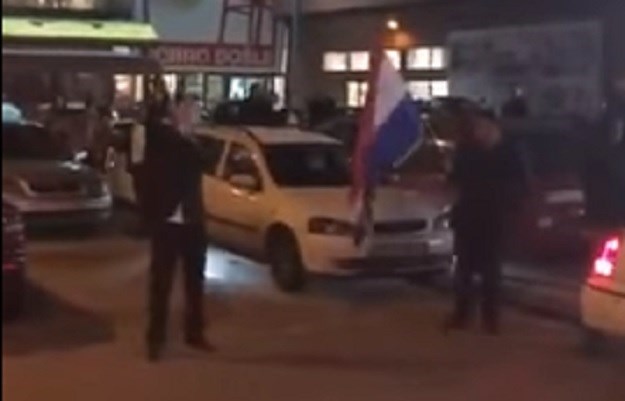 Rešetali iz automatske puške, detonirali eksploziv: Vatreni pir u Dugopolju, svatove traži policija