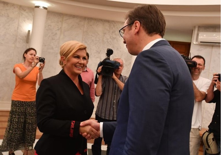 FOTO Kolinda službenim avionom doputovala na inauguraciju četnika Vučića