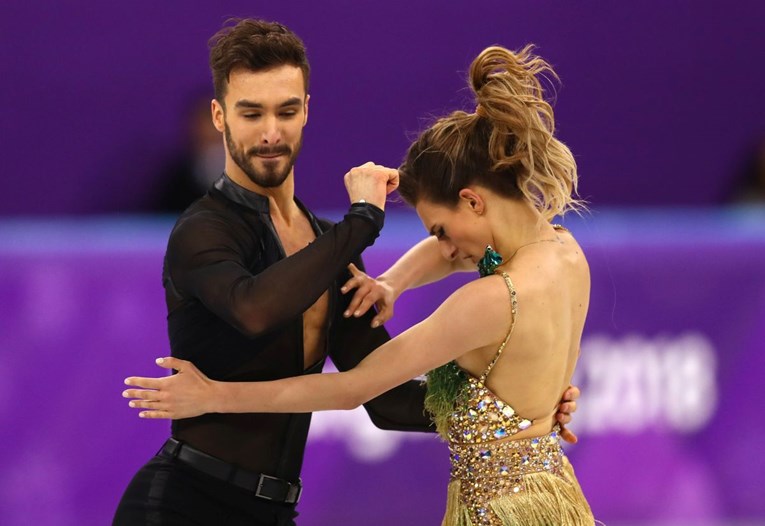 NAJVEĆA NOĆNA MORA Ispale joj grudi za vrijeme nastupa na Olimpijskim igrama